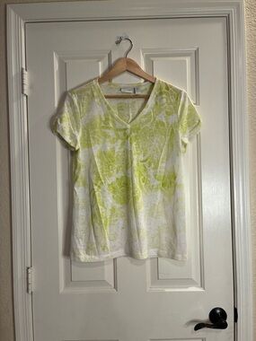 Chico's Yellow and White V-Neck Short Sleeve Burnout Tee
